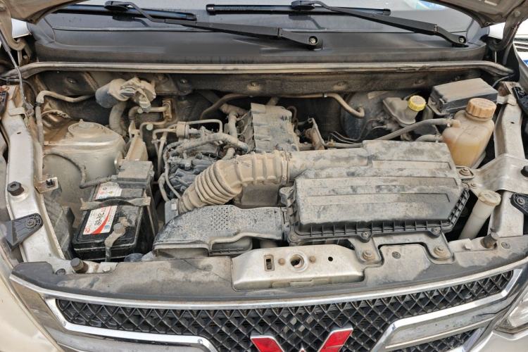 Used Wuling Rongguang V 2015 1.5L Standard Version Engine Bay