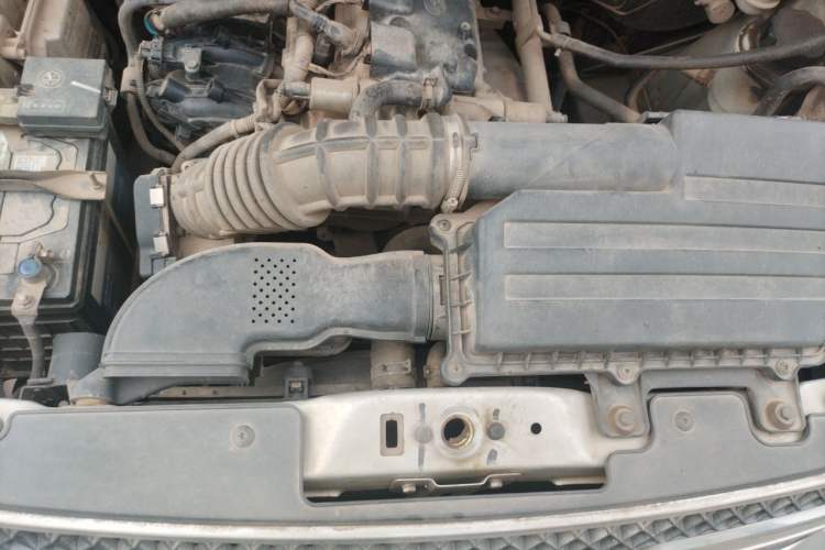 Used Wuling Rongguang V 2015 1.5L Standard Version Engine Bay