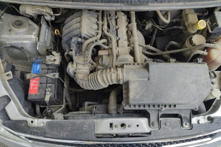 Used Wuling Rongguang V 2015 1.2L Base Version Engine Bay