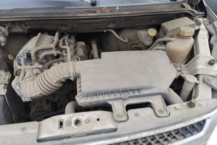 Used Wuling Rongguang V 2015 1.2L Practical Model Engine Bay