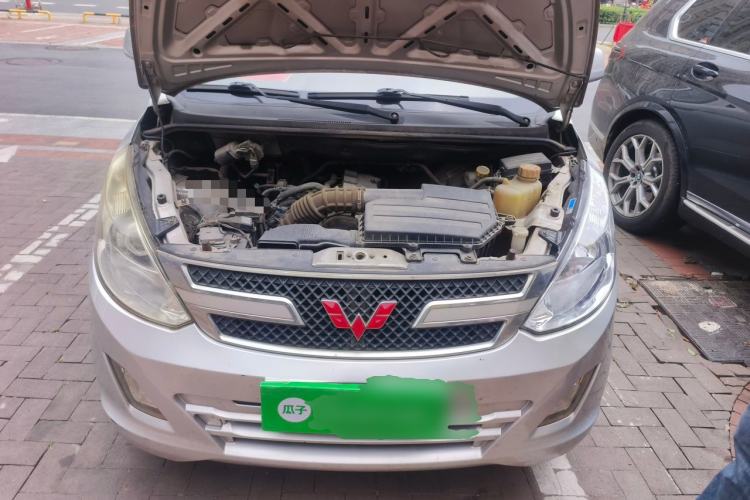 Used Wuling Rongguang V 2015 1.5L Standard Version Engine Bay