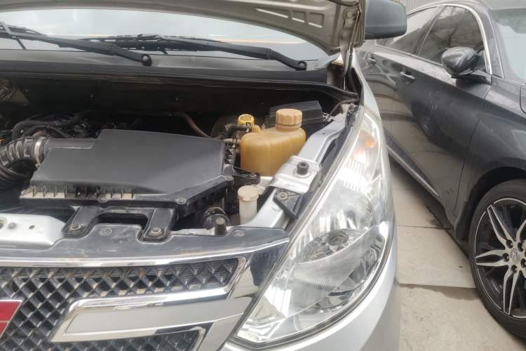 Used Wuling Rongguang V 2015 1.2L Practical Model Engine Bay Left