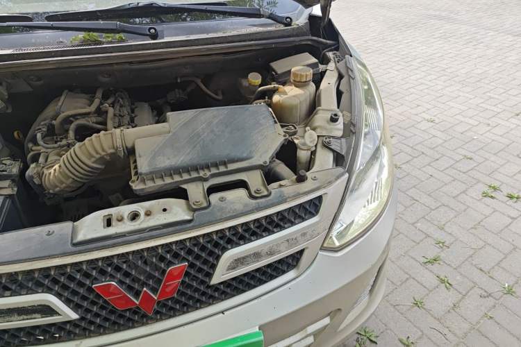 Used Wuling Rongguang V 2015 1.2L Practical Model Engine Bay Left