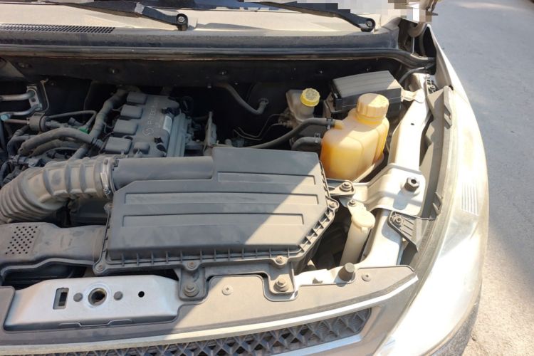 Used Wuling Rongguang V 2015 1.5L Base Version Engine Bay Left