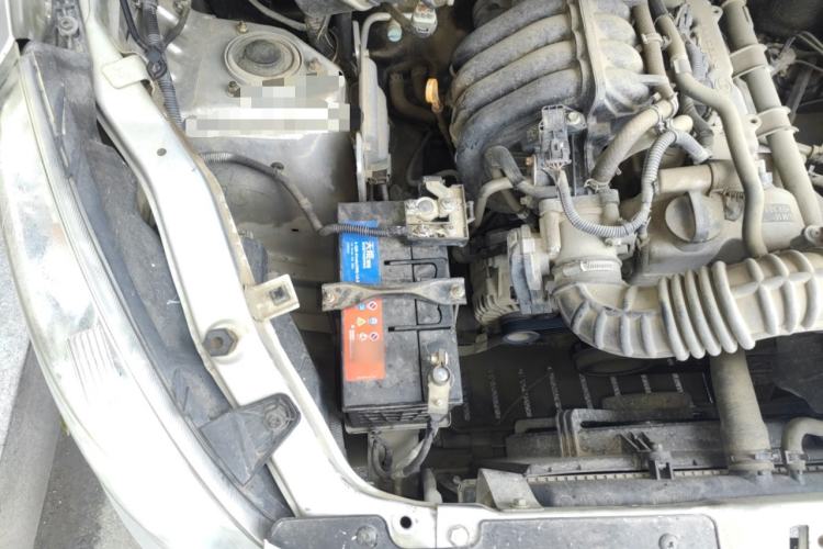 Used Wuling Rongguang V 2015 1.2L Base Version Engine Bay Right