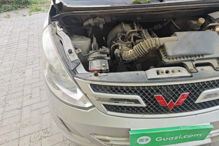 Used Wuling Rongguang V 2015 1.2L Practical Model Engine Bay Right