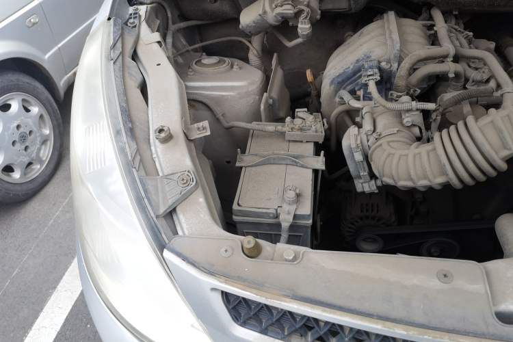 Used Wuling Rongguang V 2015 1.2L Practical Model Engine Bay Right