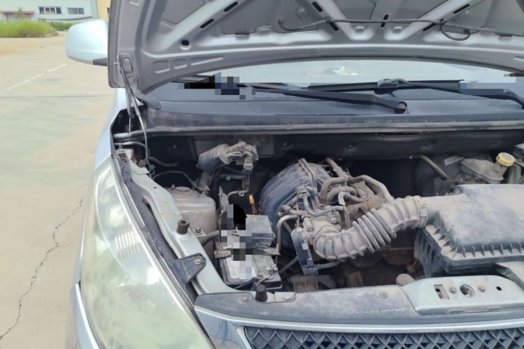 Used Wuling Rongguang V 2015 1.2L Base Version Engine Bay Right