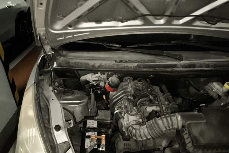 Used Wuling Rongguang V 2015 1.2L Practical Model Engine Bay Right
