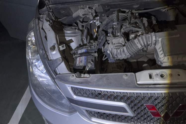 Used Wuling Rongguang V 2015 1.2L Practical Model Engine Bay Right