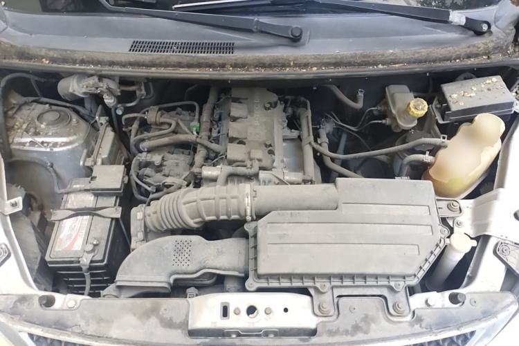 Used Wuling Rongguang V 2015 1.5L Base Version Engine Bay