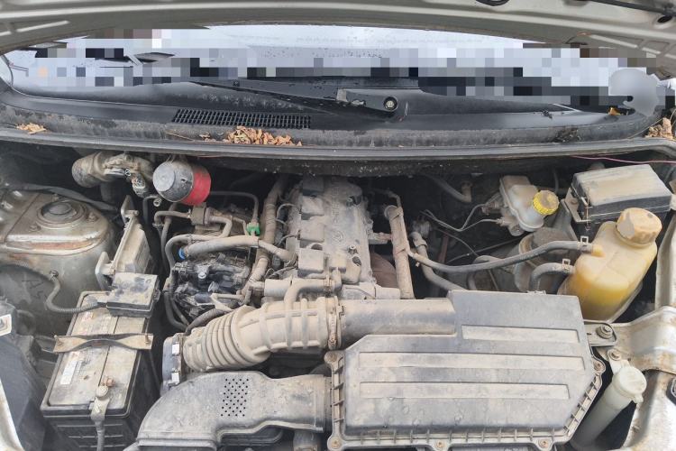 Used Wuling Rongguang V 2015 1.5L Base Version Engine Bay