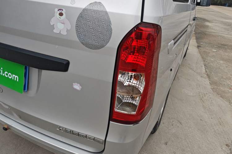 Used Wuling Rongguang V 2015 1.2L Practical Model Exterior 3