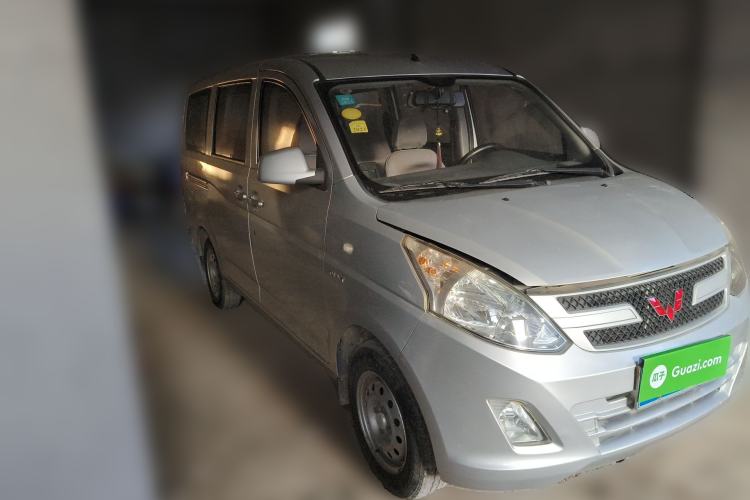 Used Wuling Rongguang V 2015 1.5L Practical Version Front Right 45 Deg