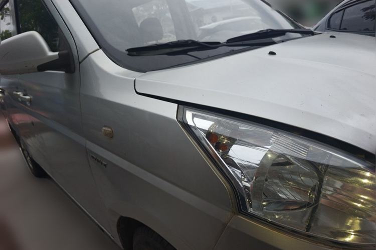 Used Wuling Rongguang V 2015 1.5L Standard Version Front Right 45 Deg