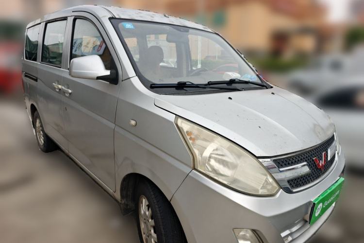 Used Wuling Rongguang V 2015 1.5L Standard Version Front Right 45 Deg