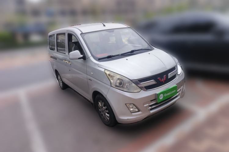 Used Wuling Rongguang V 2015 1.5L Standard Version Front Right 45 Deg