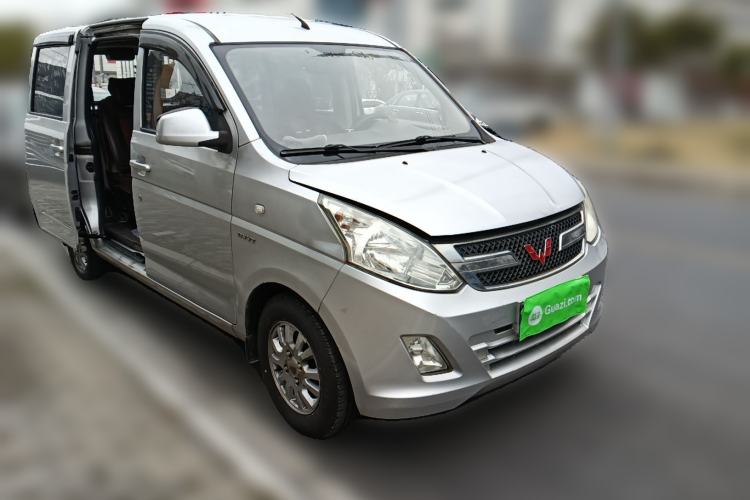 Used Wuling Rongguang V 2015 1.5L Standard Version Front Right 45 Deg
