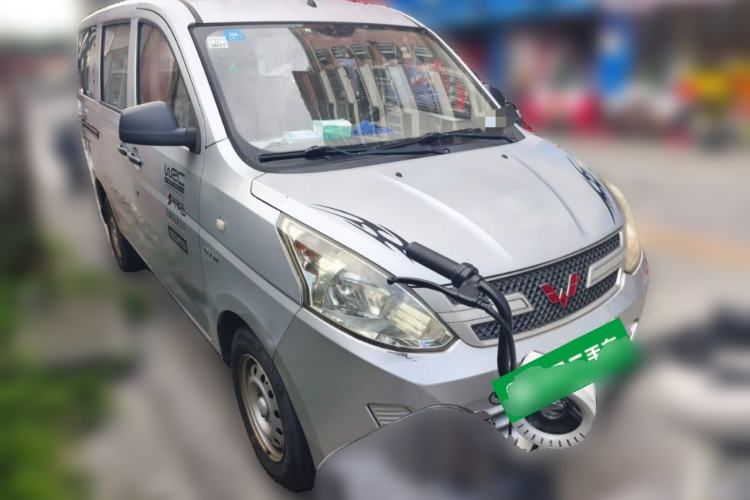 Used Wuling Rongguang V 2015 1.5L Practical Version Front Right 45 Deg