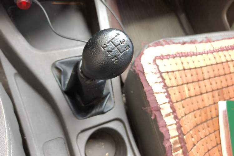 Used Wuling Rongguang V 2015 1.5L Base Version Gear Lever