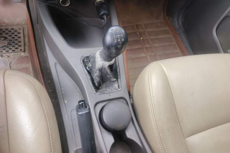 Used Wuling Rongguang V 2015 1.5L Standard Version Gear Lever