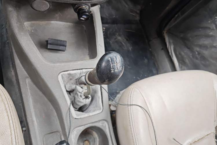 Used Wuling Rongguang V 2015 1.2L Practical Model Gear Lever