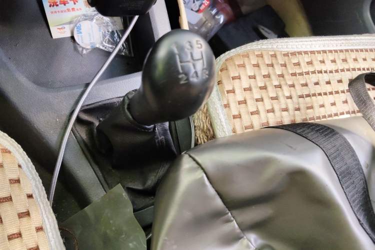 Used Wuling Rongguang V 2015 1.5L Base Version Gear Lever