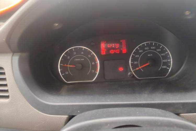 Used Wuling Rongguang V 2015 1.2L Practical Model Instrument Cluster