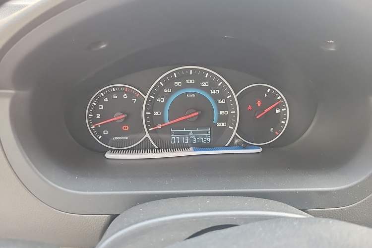 Used Wuling Rongguang V 2015 1.2L Standard Version Instrument Cluster