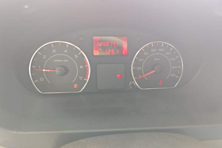 Used Wuling Rongguang V 2015 1.5L Practical Version Instrument Cluster