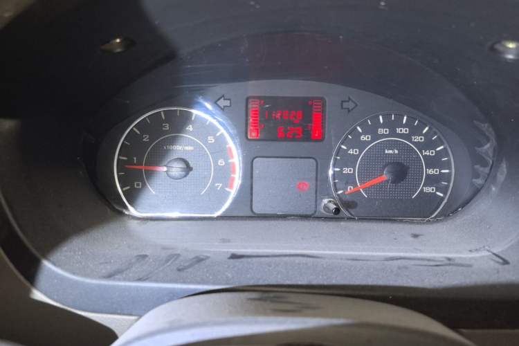 Used Wuling Rongguang V 2015 1.2L Practical Model Instrument Cluster