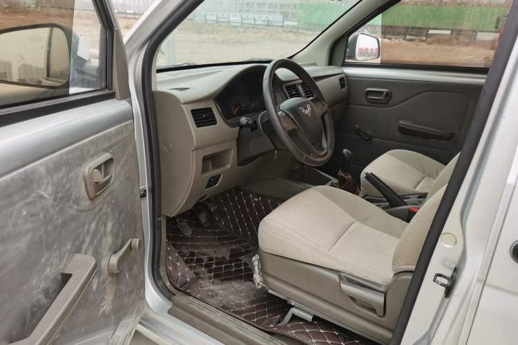 Used Wuling Rongguang V 2015 1.2L Practical Model Interior 1