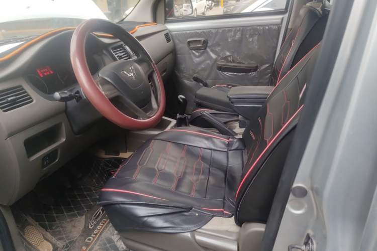 Used Wuling Rongguang V 2015 1.2L Practical Model Left Front Seat