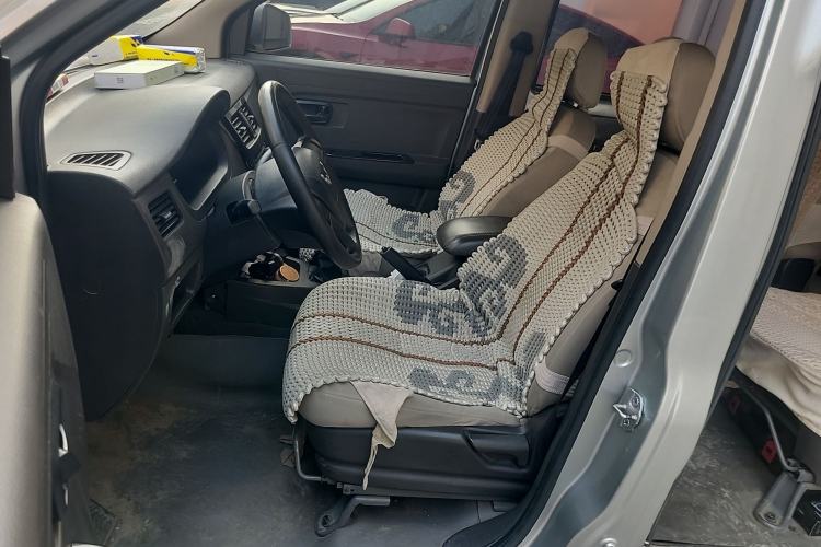 Used Wuling Rongguang V 2015 1.2L Standard Version Left Front Seat
