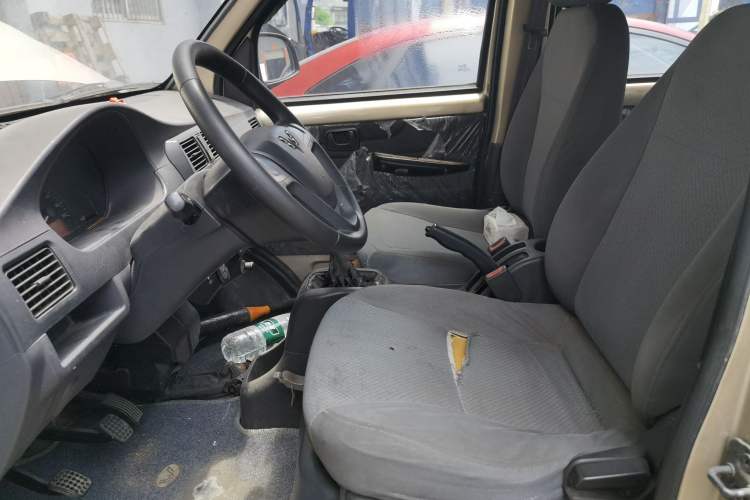 Used Wuling Rongguang V 2015 1.2L Base Version Left Front Seat