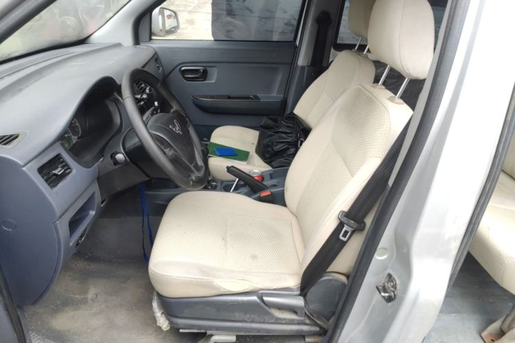 Used Wuling Rongguang V 2015 1.2L Base Version Left Front Seat
