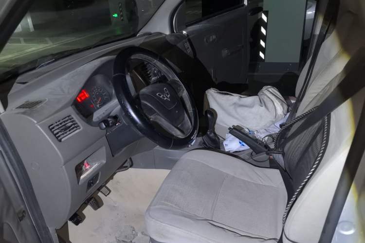 Used Wuling Rongguang V 2015 1.2L Practical Model Left Front Seat