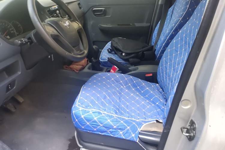 Used Wuling Rongguang V 2015 1.5L Base Version Left Front Seat