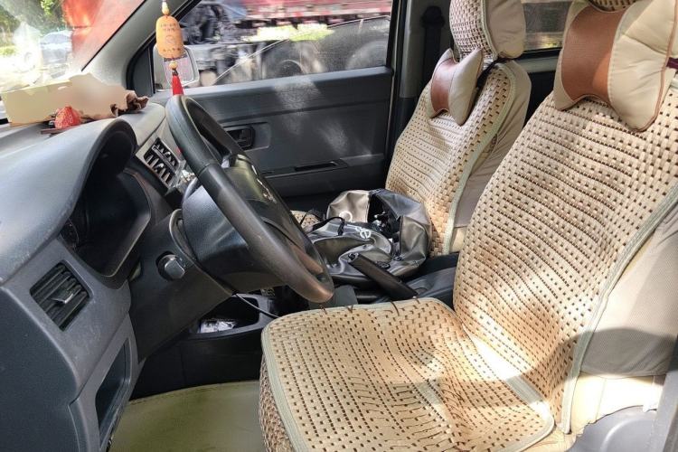 Used Wuling Rongguang V 2015 1.5L Base Version Left Front Seat