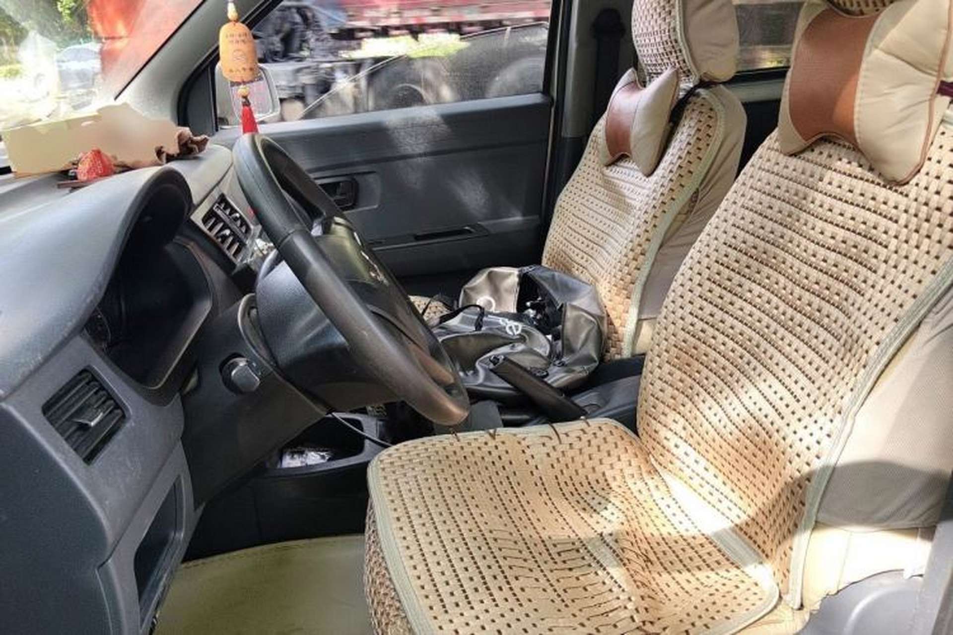 Used Wuling Rongguang V 2015 1.5L Base Version Left Front Seat