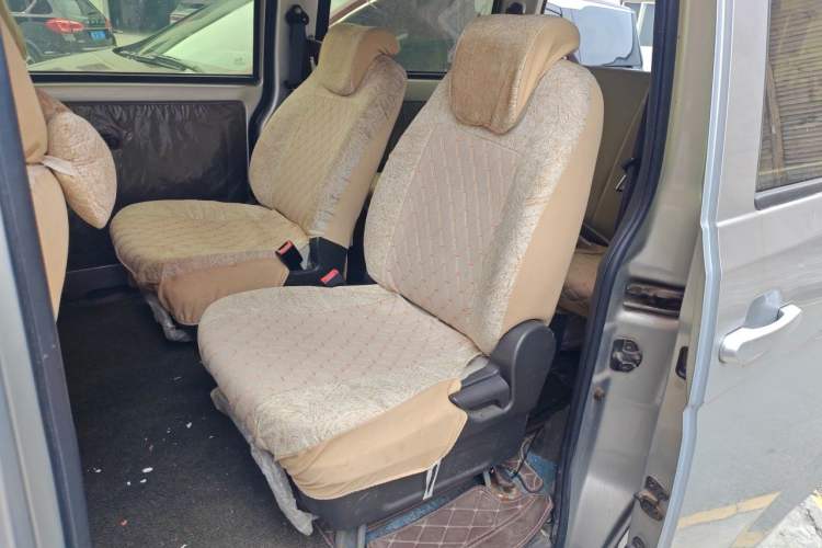 Used Wuling Rongguang V 2015 1.5L Base Version Left Rear Seat