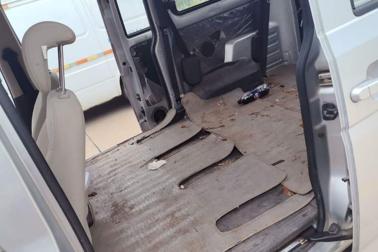 Used Wuling Rongguang V 2015 1.2L Base Version Left Rear Seat