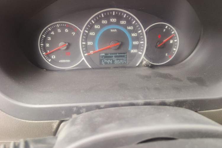 Used Wuling Rongguang V 2015 1.5L Standard Version Odometer Close Up