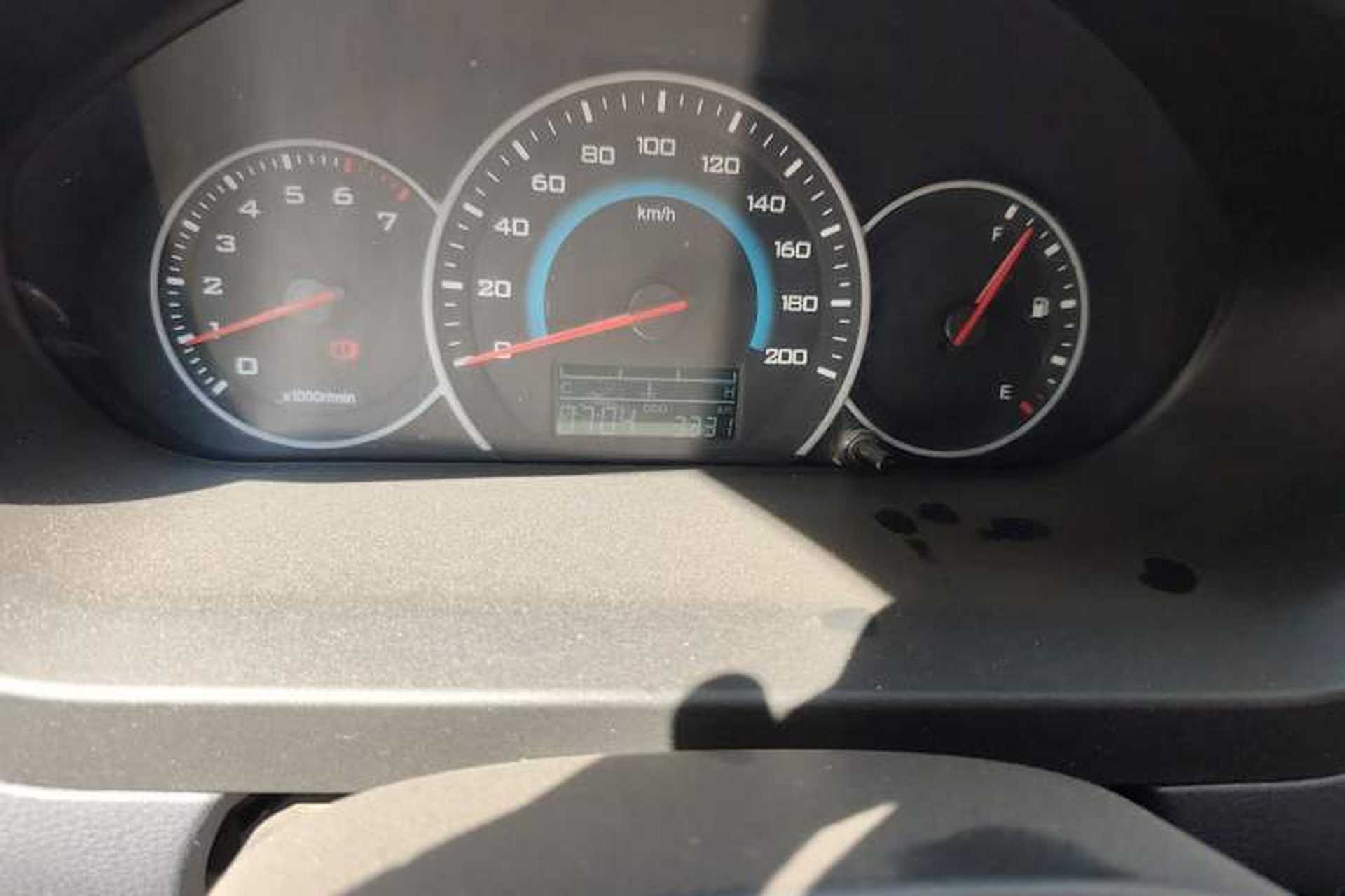 Used Wuling Rongguang V 2015 1.5L Base Version Odometer Close Up