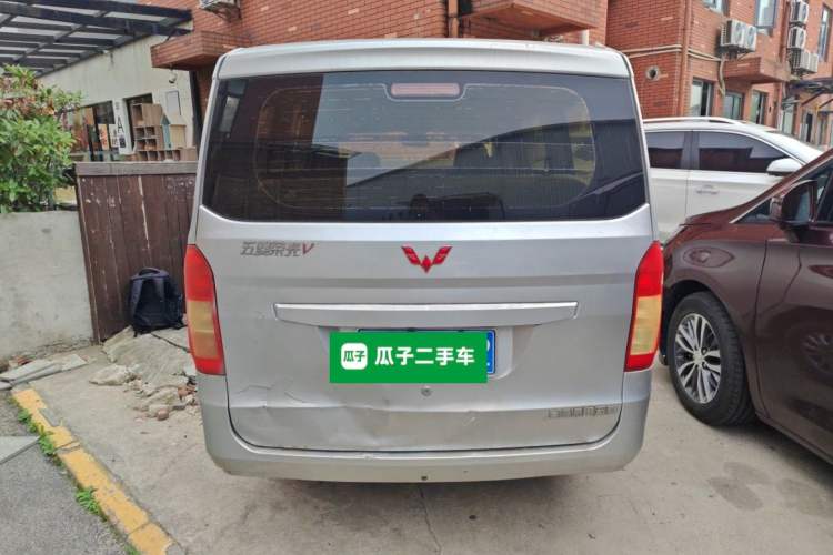 Used Wuling Rongguang V 2015 1.5L Base Version Rear