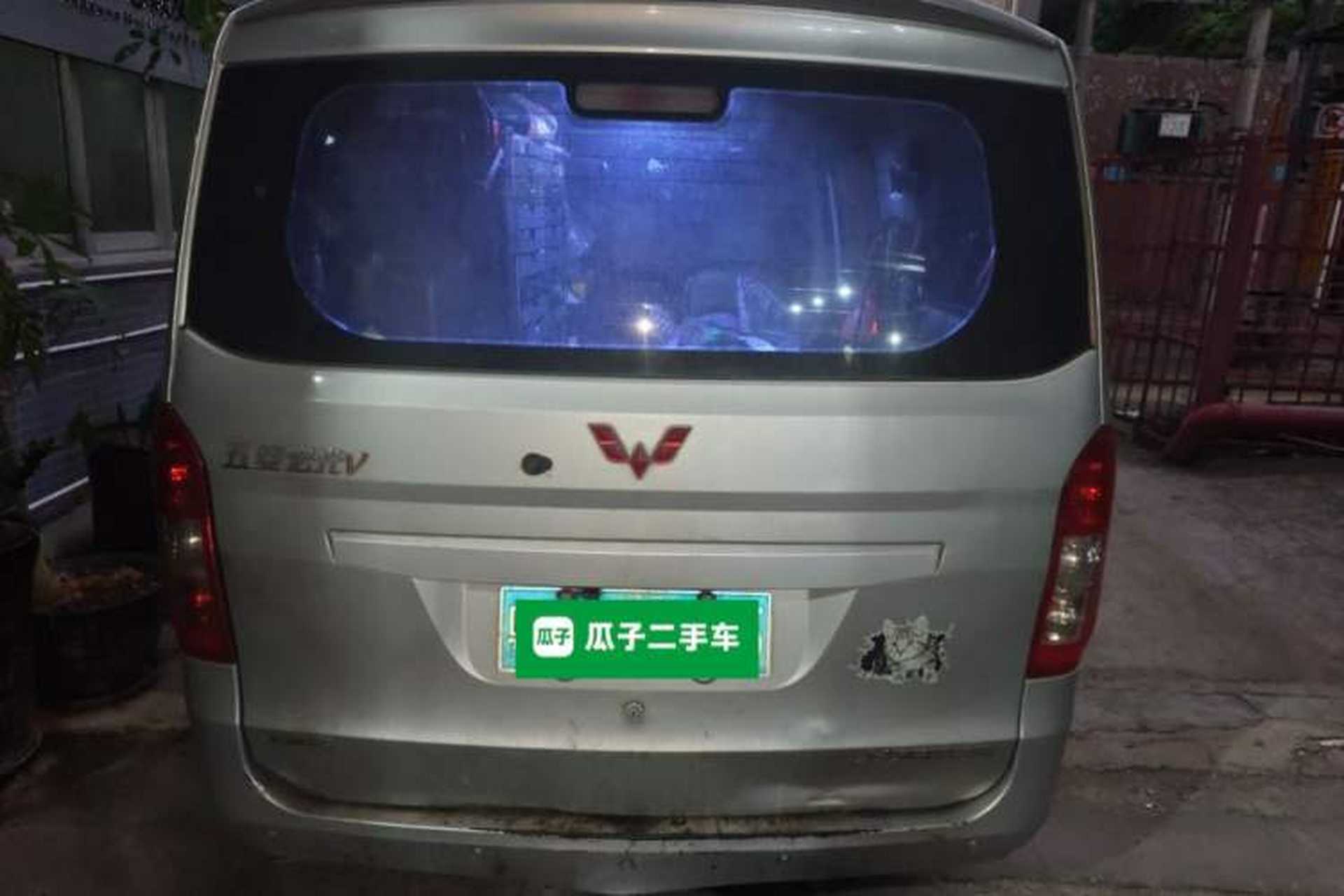 Used Wuling Rongguang V 2015 1.2L Standard Version Rear