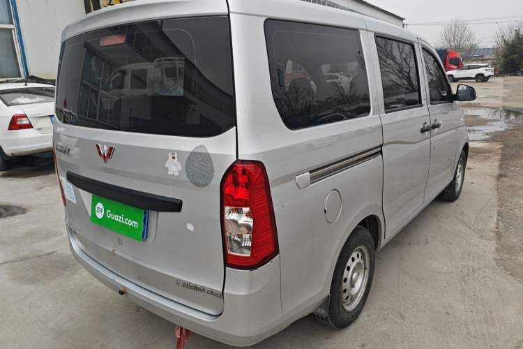 Used Wuling Rongguang V 2015 1.2L Practical Model Rear Right 45 Deg