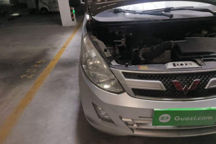 Used Wuling Rongguang V 2015 1.2L Practical Model Right Front Headlight