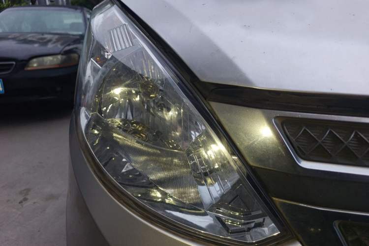 Used Wuling Rongguang V 2015 1.5L Standard Version Right Front Headlight