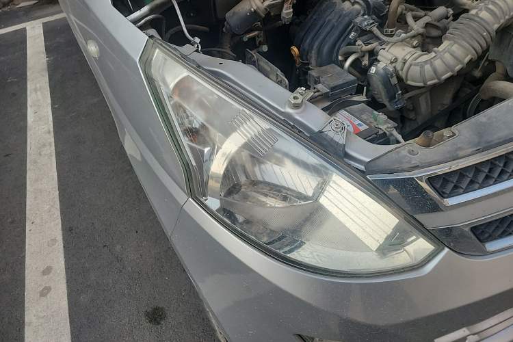 Used Wuling Rongguang V 2015 1.2L Standard Version Right Front Headlight